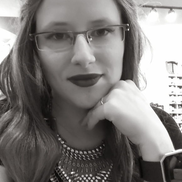 Meet your Posher, Alana - Picture 1 of 1